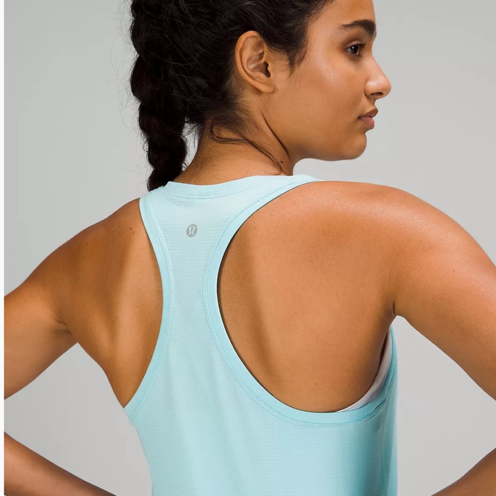 NWOT lululemon tank! 💙